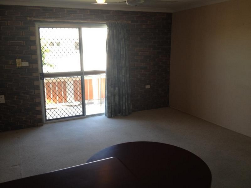 4/223 Denham Street, The Range QLD 4700